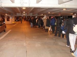 45 - Line to enter the Metro Station